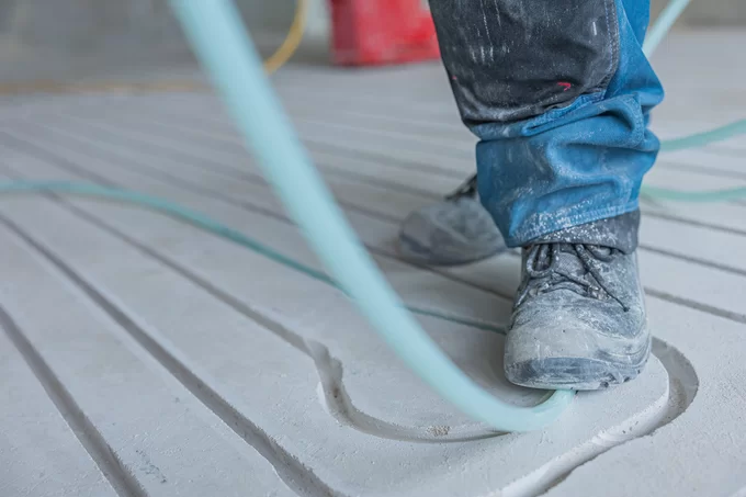 Vakspecialisten van Vloer egaliseren installeren vloerverwarming